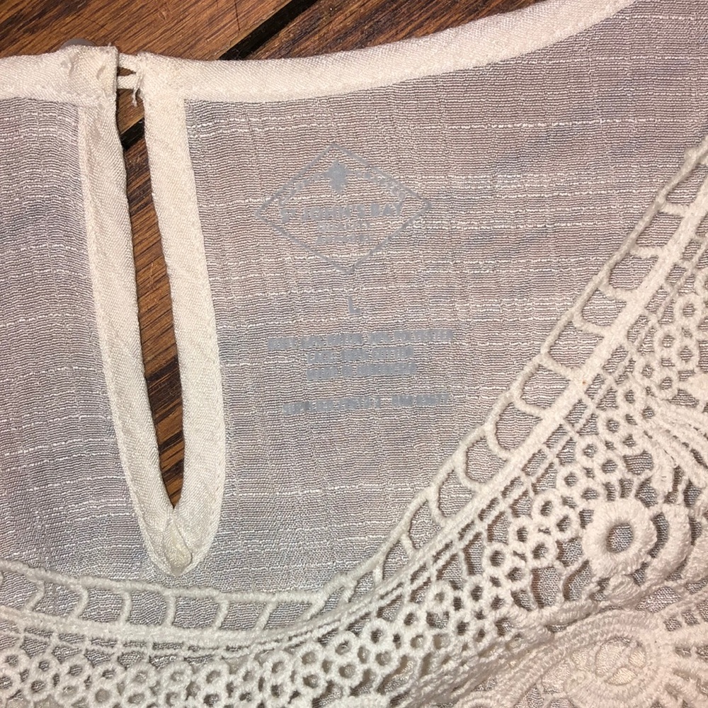 White blouse - Picture 5 of 5
